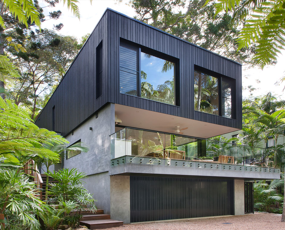luxury accommodation in noosa with indoor/outdoor balcony
