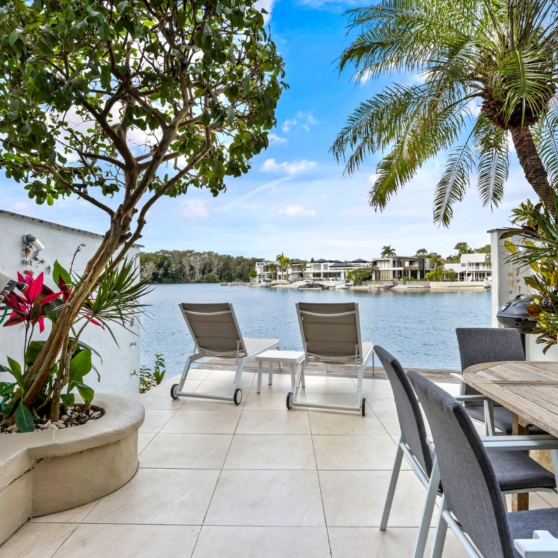 6/6 peza court waterfront