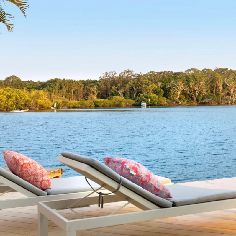 5/6 peza court water views