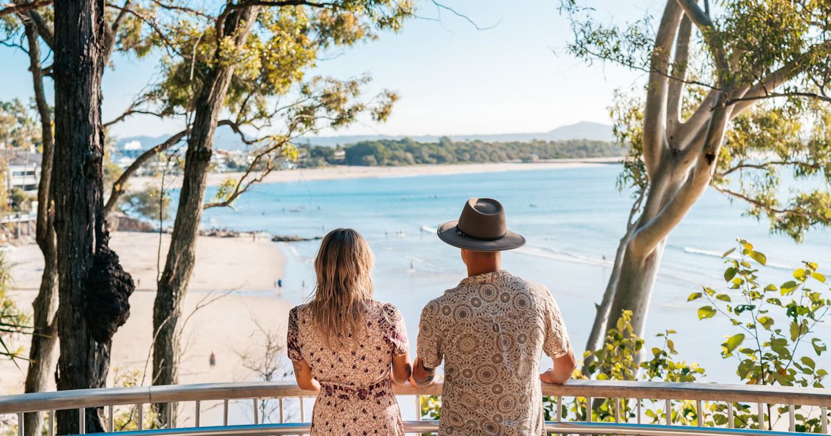 couple in noosa
